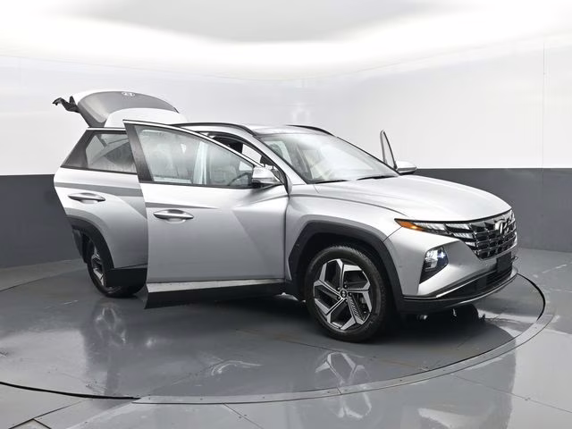 2023 Shimmering Silver Hyundai Tucson Limited AWD SUV