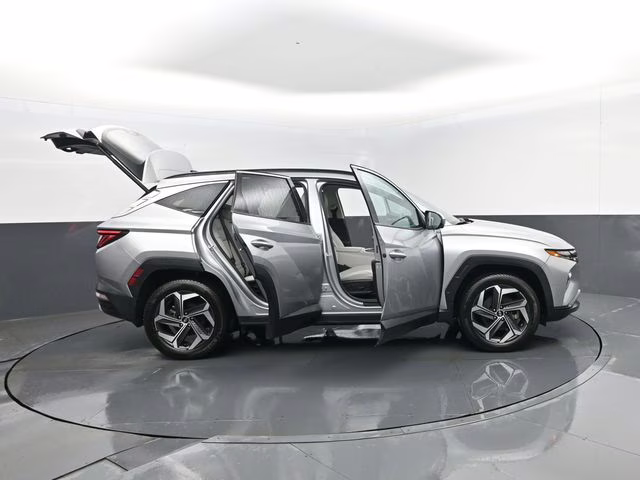 2023 Shimmering Silver Hyundai Tucson Limited AWD SUV