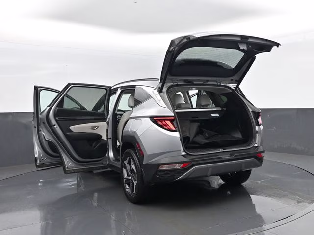 2023 Shimmering Silver Hyundai Tucson Limited AWD SUV