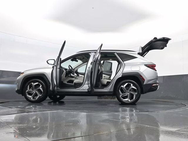 2023 Shimmering Silver Hyundai Tucson Limited AWD SUV