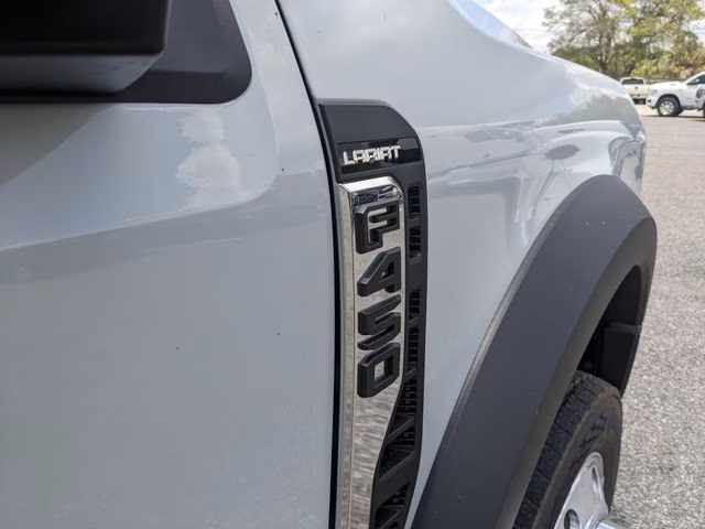 2026 Avalanche Ford Super Duty F-450 DRW Lariat 4X4 Chassis