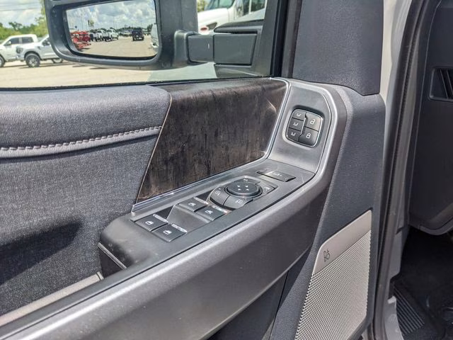 2026 Avalanche Ford Super Duty F-450 DRW Lariat 4X4 Chassis