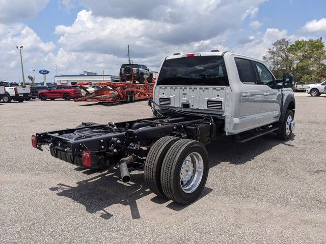 2026 Avalanche Ford Super Duty F-450 DRW Lariat 4X4 Chassis