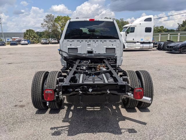 2026 Avalanche Ford Super Duty F-450 DRW Lariat 4X4 Chassis