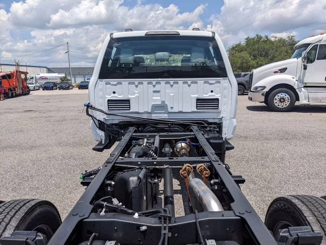 2026 Oxford White Ford Super Duty F-450 DRW XL 4X4 Chassis