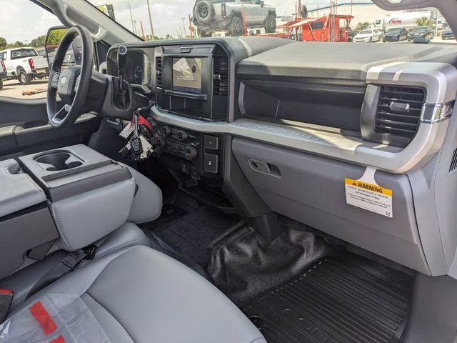 2026 Oxford White Ford Super Duty F-450 DRW XL 4X4 Chassis