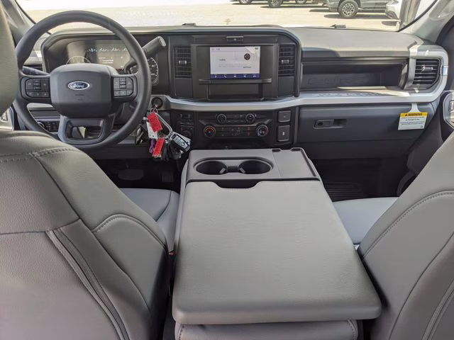 2026 Oxford White Ford Super Duty F-450 DRW XL 4X4 Chassis