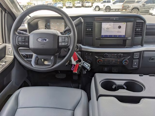 2026 Oxford White Ford Super Duty F-450 DRW XL 4X4 Chassis