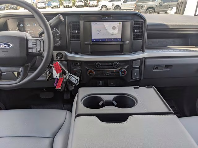 2026 Oxford White Ford Super Duty F-450 DRW XL 4X4 Chassis