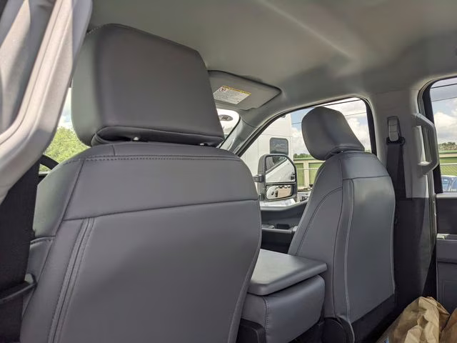 2026 Oxford White Ford Super Duty F-450 DRW XL 4X4 Chassis