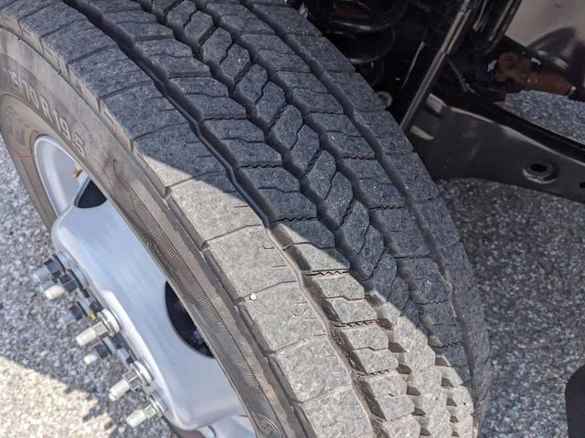 2026 Oxford White Ford Super Duty F-450 DRW XL 4X4 Chassis