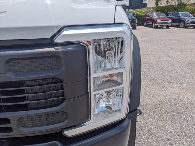 2026 Oxford White Ford Super Duty F-450 DRW XL 4X4 Chassis