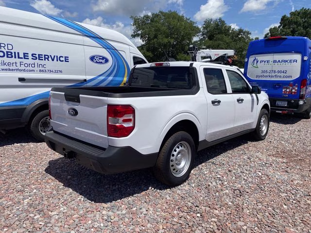 2025 Oxford White Ford Maverick XL AWD Truck