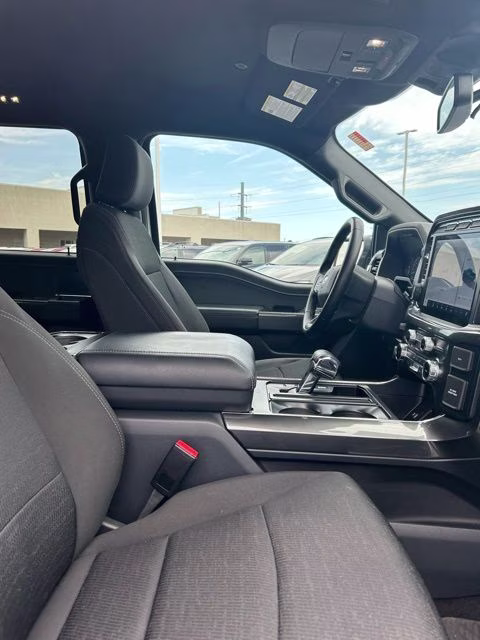 2023 Oxford White Ford F-150 XLT 4X4 Truck
