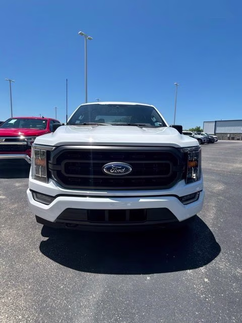 2023 Oxford White Ford F-150 XLT 4X4 Truck