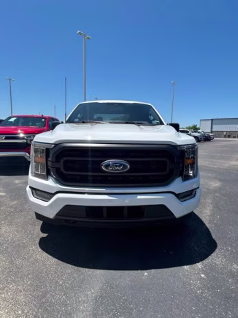 2023 Oxford White Ford F-150 XLT 4X4 Truck