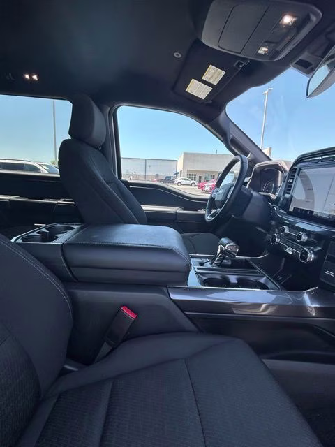 2023 Oxford White Ford F-150 XLT 4X4 Truck
