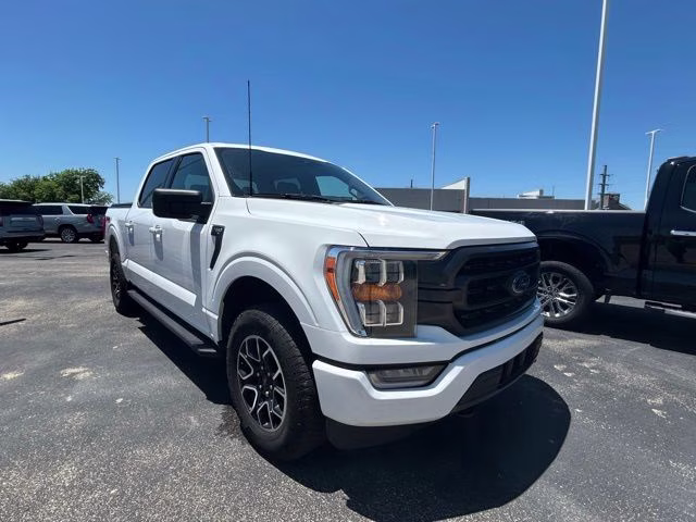 2023 Oxford White Ford F-150 XLT 4X4 Truck