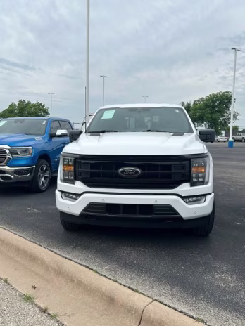 2023 Oxford White Ford F-150 XLT 4X4 Truck