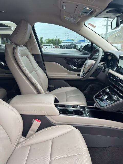 2022 White Metallic Lincoln Corsair Standard FWD SUV