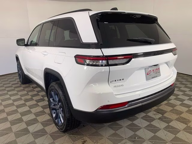 2026 Bright White Clearcoat Jeep Grand Cherokee 85th Anniversary Edition 4X4 SUV