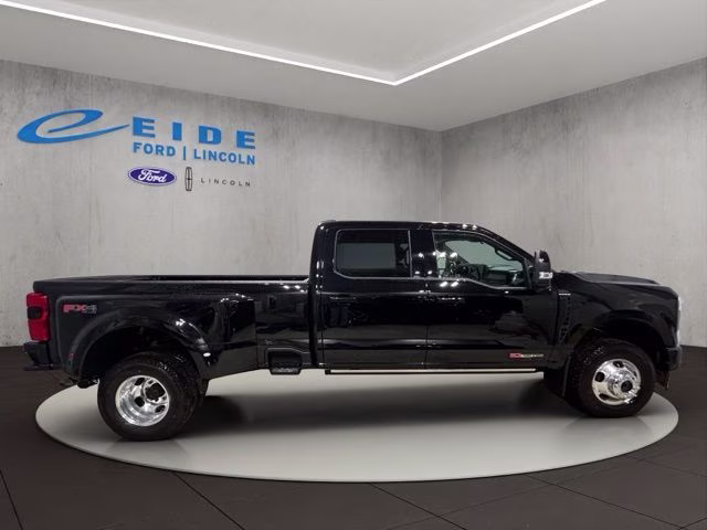 2026 Agate Black Metallic Ford Super Duty F-350 DRW Platinum 4X4 Truck