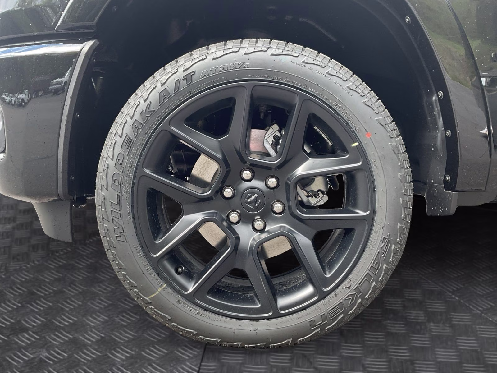 2026 Diamond Black Crystal Pearlcoat Ram 1500 Laramie 4X4 Truck