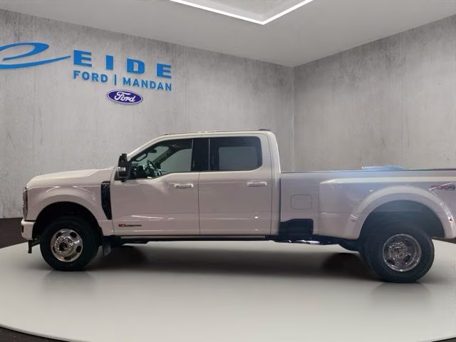 2026 Star White Metallic Tri-Coat Ford Super Duty F-350 DRW 4X4 Truck
