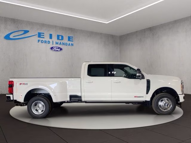 2026 Star White Metallic Tri-Coat Ford Super Duty F-350 DRW 4X4 Truck