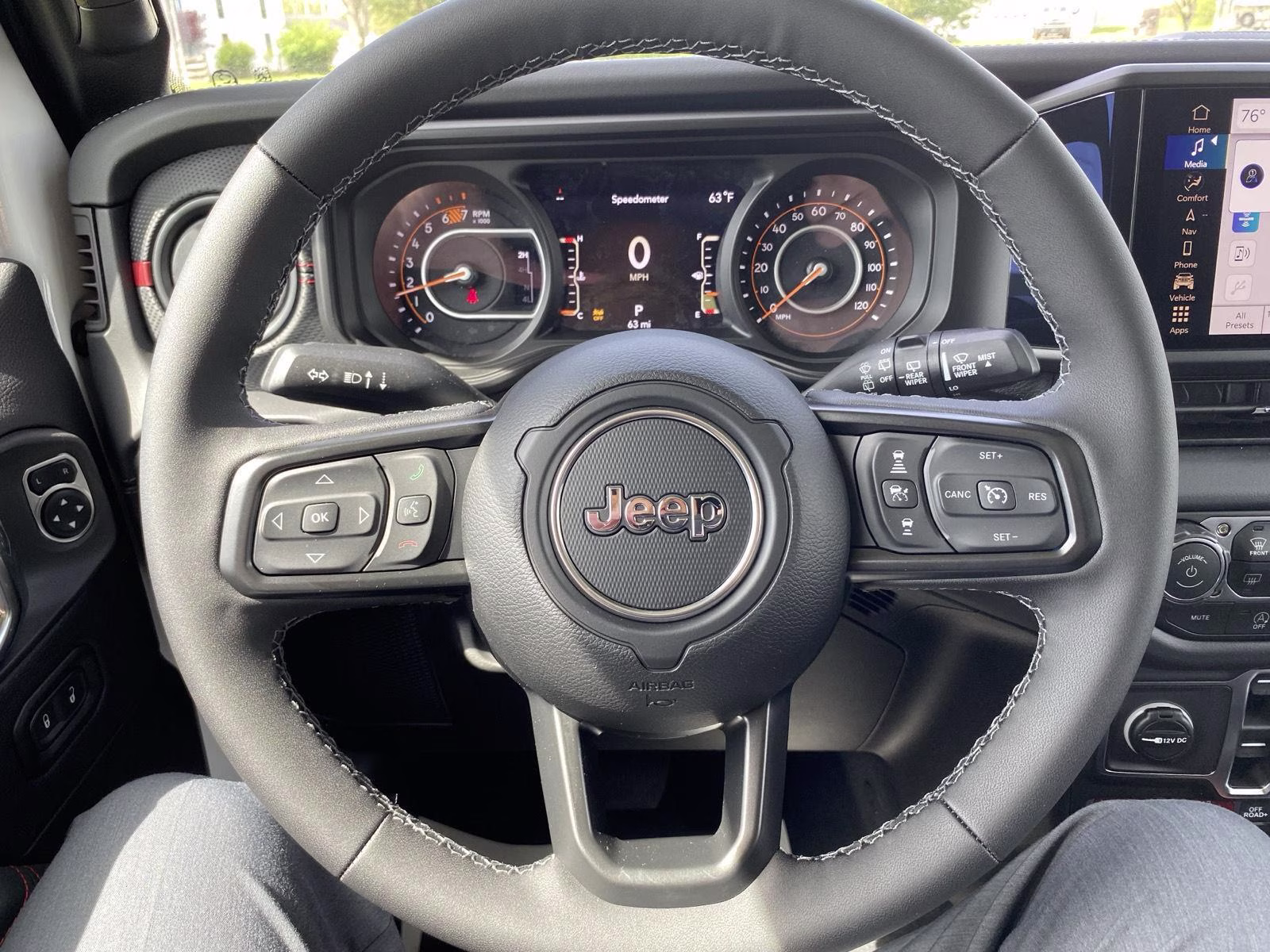 2026 Bright White Clearcoat Jeep Wrangler Rubicon 4X4 4-door