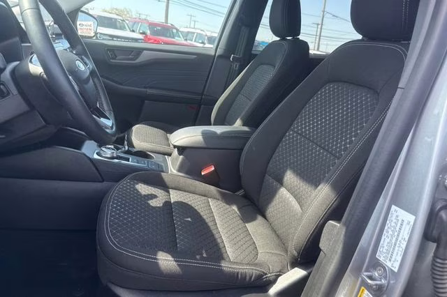 2023 Silver Metallic Ford Escape Active AWD SUV