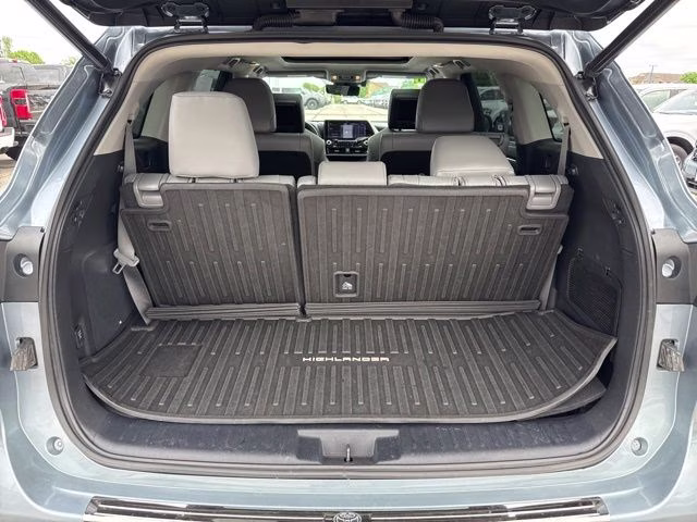 2020 Moon Dust Toyota Highlander Hybrid Platinum AWD SUV