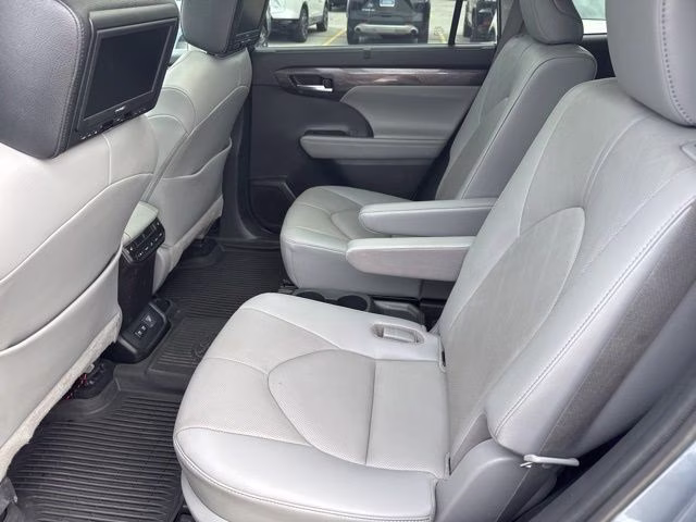 2020 Moon Dust Toyota Highlander Hybrid Platinum AWD SUV