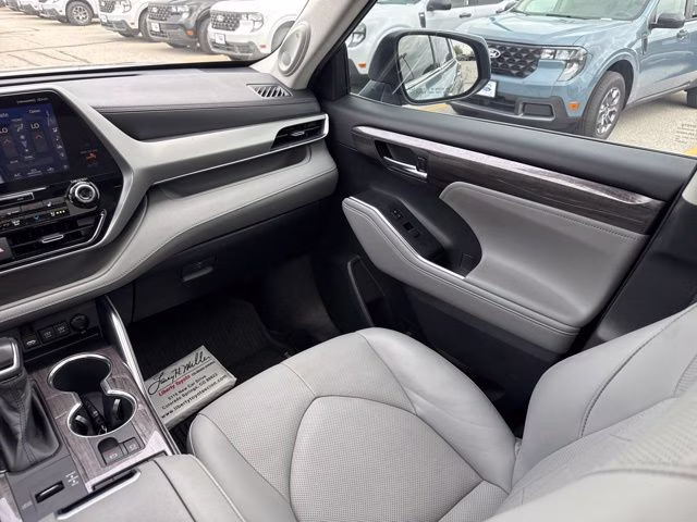 2020 Moon Dust Toyota Highlander Hybrid Platinum AWD SUV