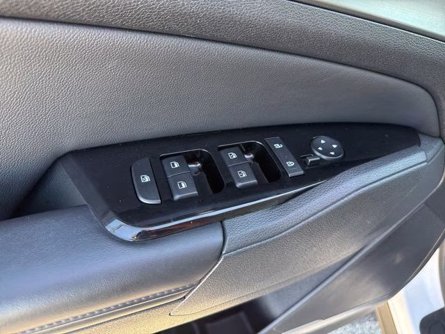 2023 Glacial White Pearl Kia Sportage EX AWD SUV