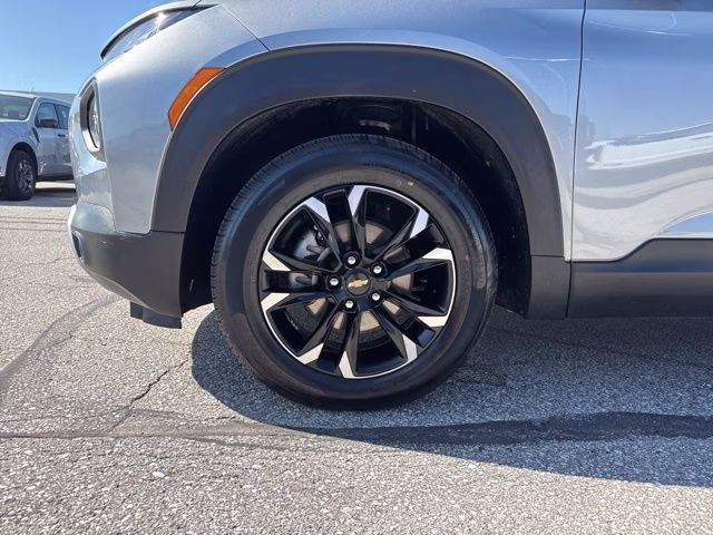 2023 Sterling Gray Metallic Chevrolet Trailblazer LT FWD SUV