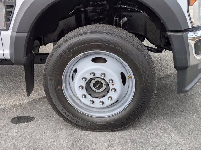 2026 Oxford White Ford Super Duty F-450 DRW XL 4X4 Truck