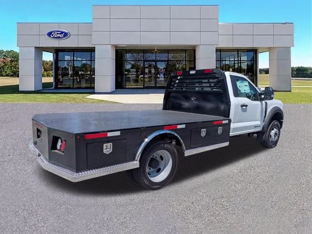 2026 Oxford White Ford Super Duty F-550 DRW XL 4X4 Truck