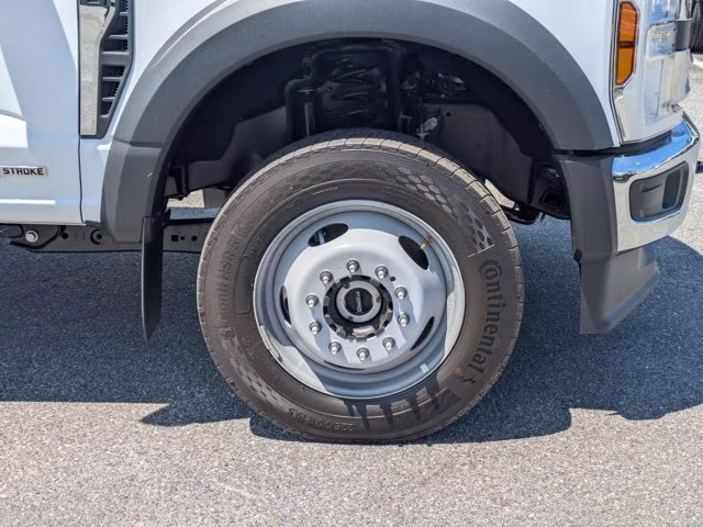2026 Oxford White Ford Super Duty F-550 DRW XL 4X4 Truck