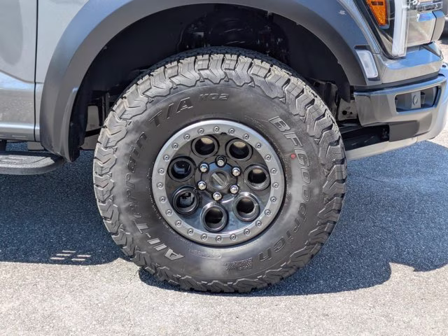 2025 Gray Metallic Ford F-150 Raptor 4X4 Truck