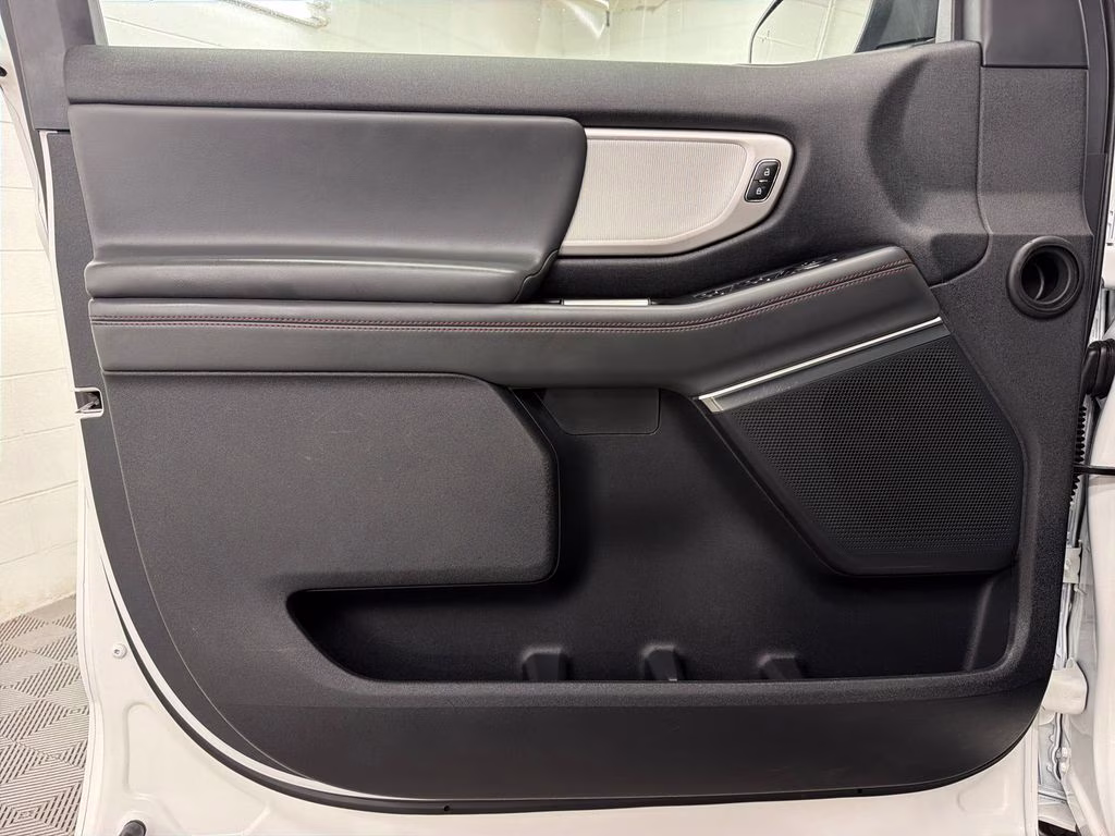 2025 Star White Metallic Tri-Coat Ford Expedition Active RWD SUV
