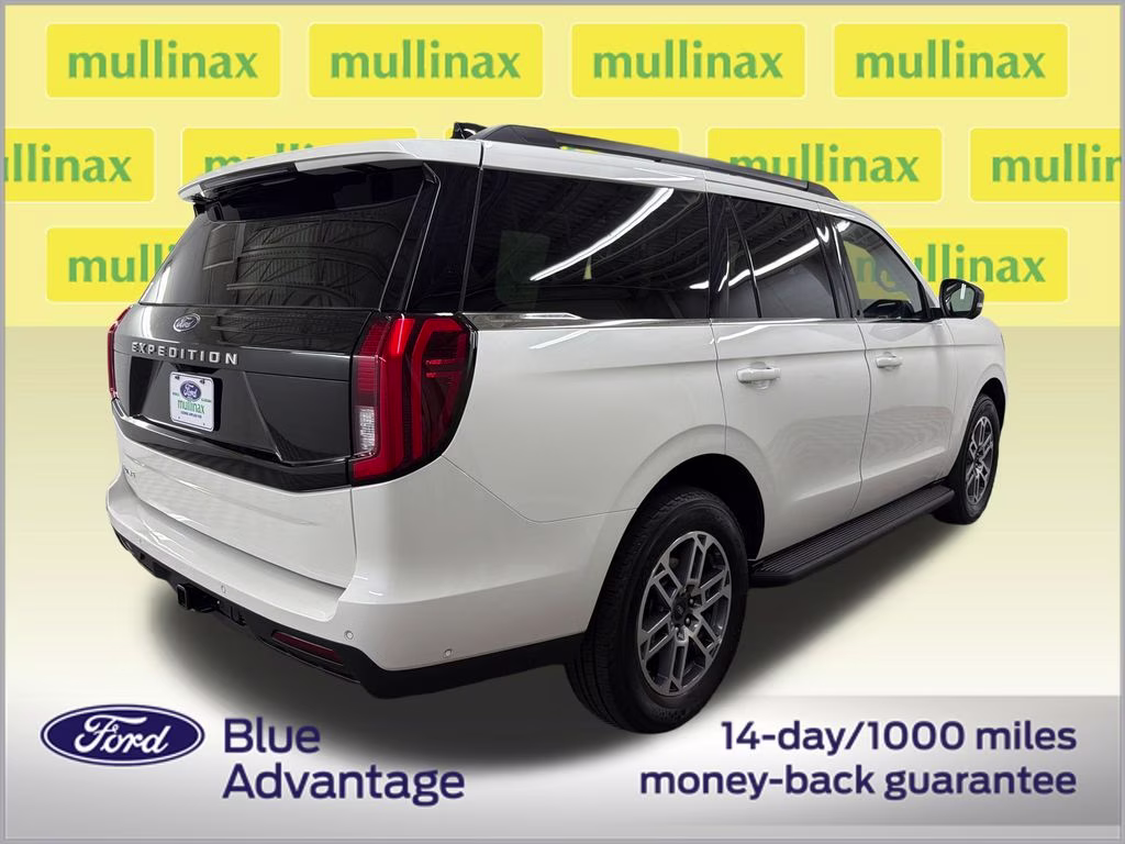 2025 Star White Metallic Tri-Coat Ford Expedition Active RWD SUV