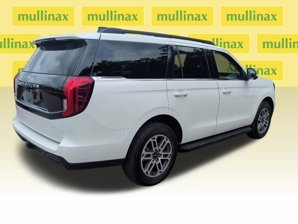 2025 Star White Metallic Tri-Coat Ford Expedition Active RWD SUV