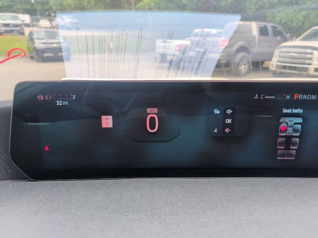 2025 Star White Metallic Tri-Coat Ford Expedition Active RWD SUV