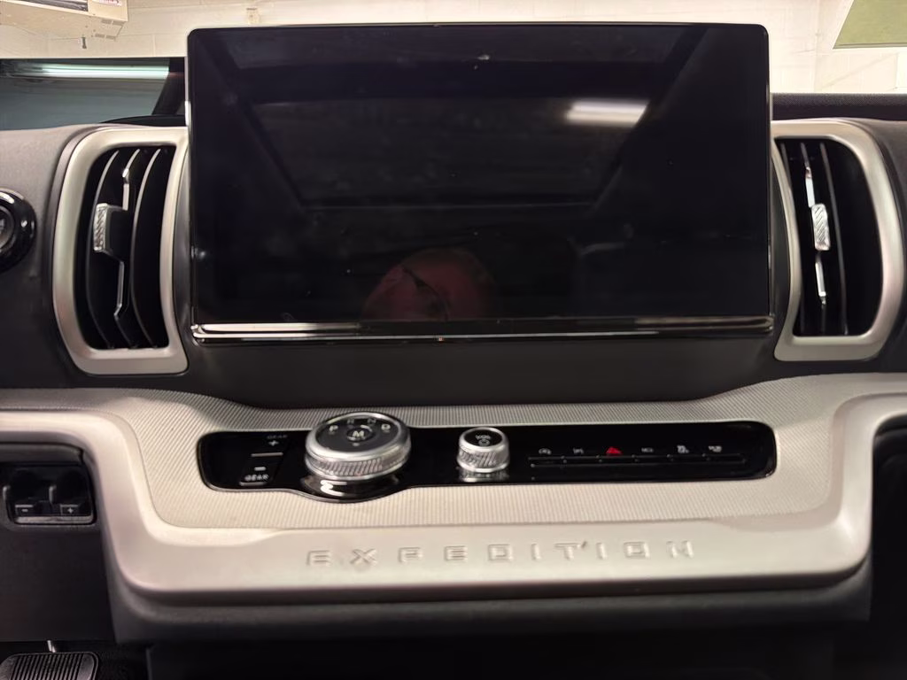 2025 Star White Metallic Tri-Coat Ford Expedition Active RWD SUV
