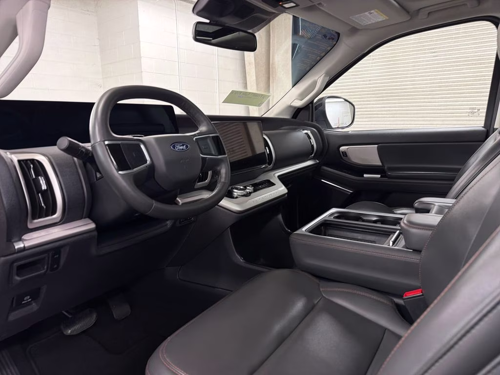 2025 Star White Metallic Tri-Coat Ford Expedition Active RWD SUV