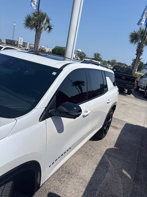 2025 Pearl Chevrolet Traverse RS AWD SUV