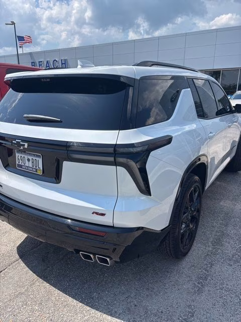 2025 Pearl Chevrolet Traverse RS AWD SUV