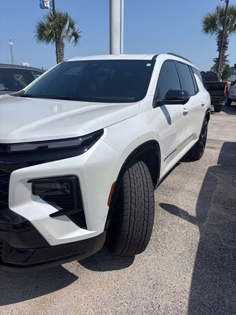 2025 Pearl Chevrolet Traverse RS AWD SUV
