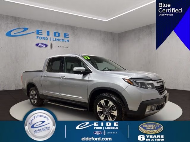 2017 Lunar Silver Metallic Honda Ridgeline RTL-E AWD Truck